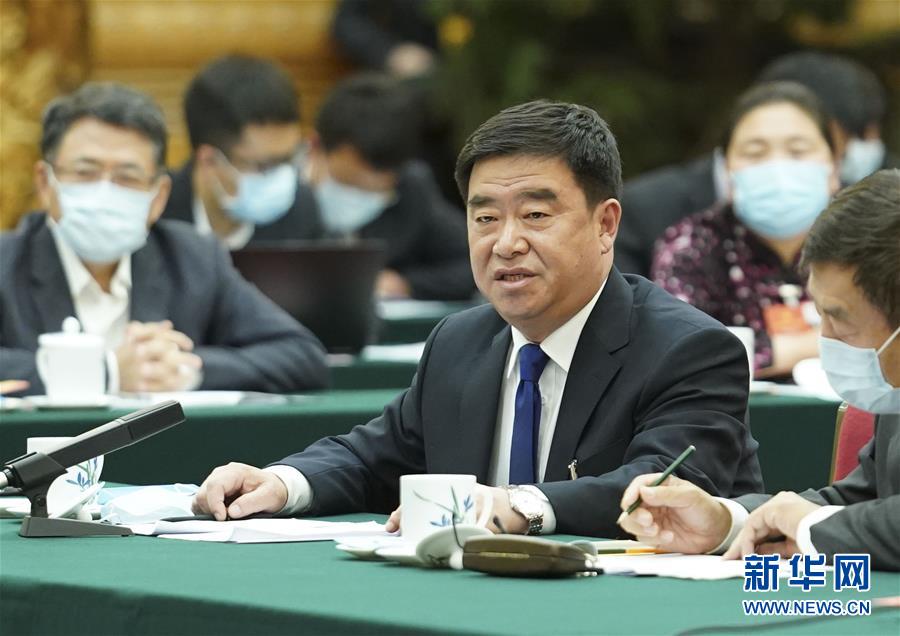 （新華全媒頭條·圖文互動）（6）從人民中汲取磅礴力量——習近平總書記同出席2020年全國兩會人大代表、政協(xié)委員共商國是紀實
