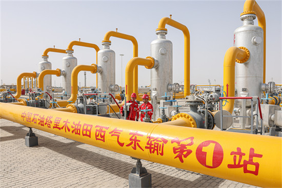塔里木油田西氣東輸管網(wǎng)。 王成凱攝