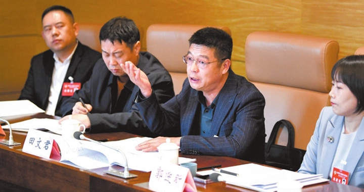 臨汾：踴躍發(fā)言 各抒己見(jiàn)