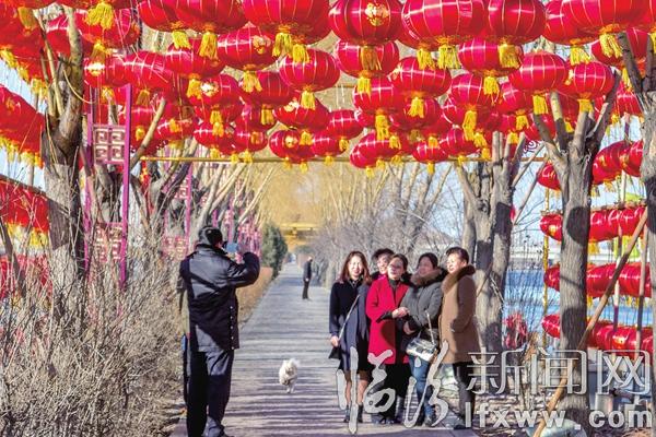 臨汾:春節(jié)期間大紅燈籠迎新春