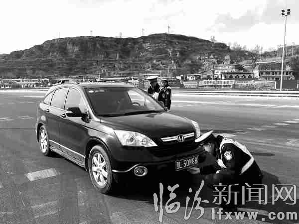 高速交警積極開(kāi)展全省春運(yùn)查處重點(diǎn)交通違法第五次統(tǒng)一行動(dòng)