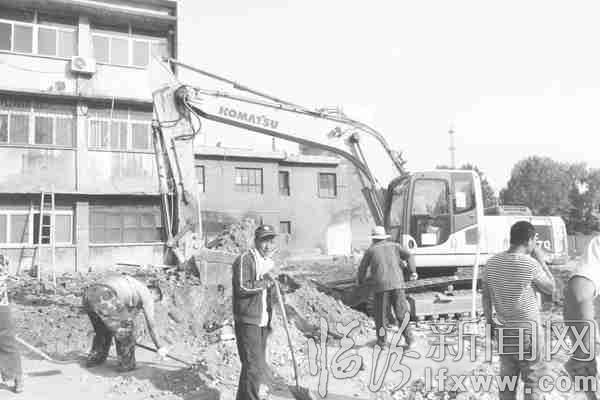 鼓樓南北街改造工程:水廠十字口西南角開拆